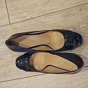 Women's navy heels